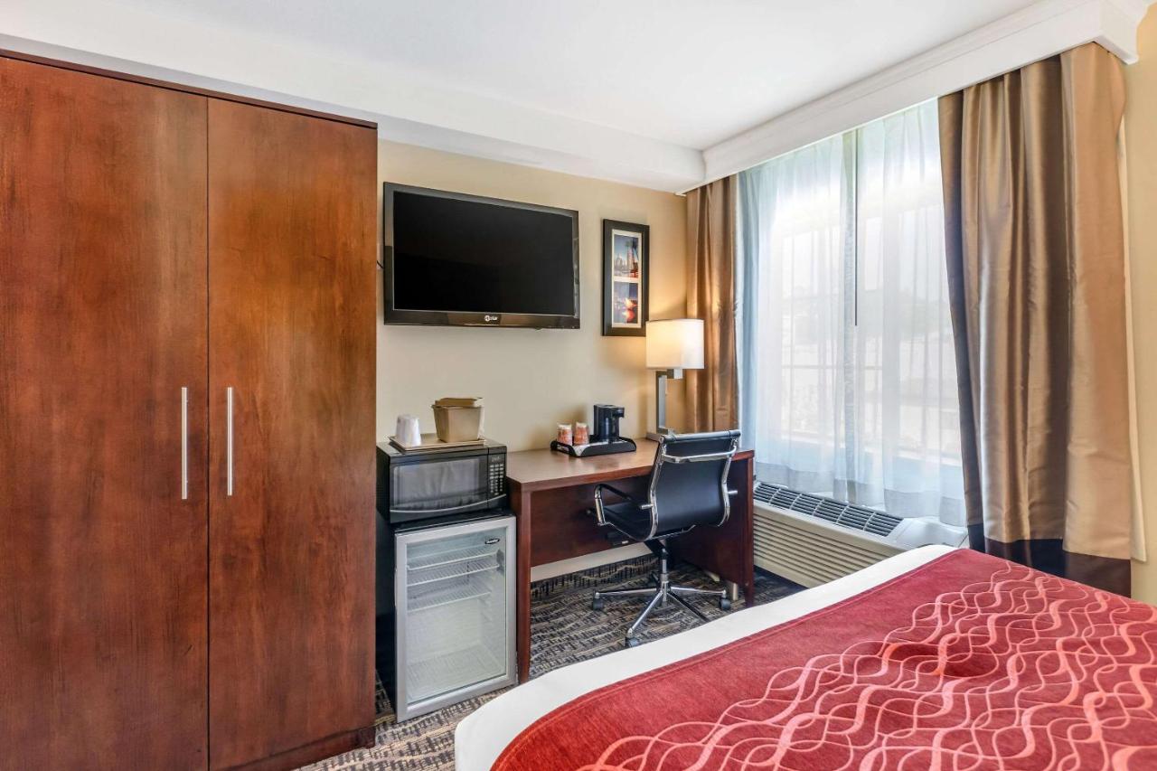 Queen Room - Non-Smoking at Comfort Inn Monterey Park - Los Angeles