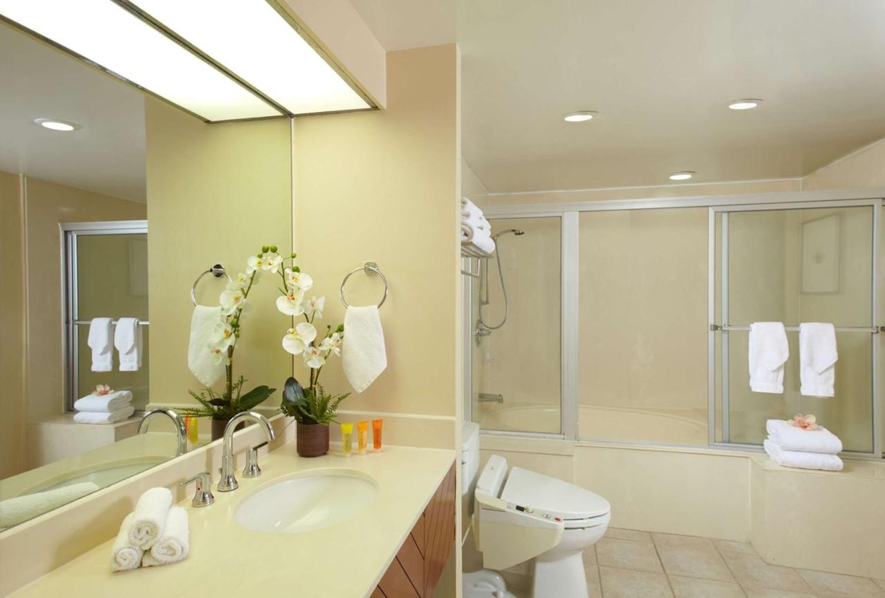 Junior Suite with Kitchenette at Oasis Hotel Waikiki
