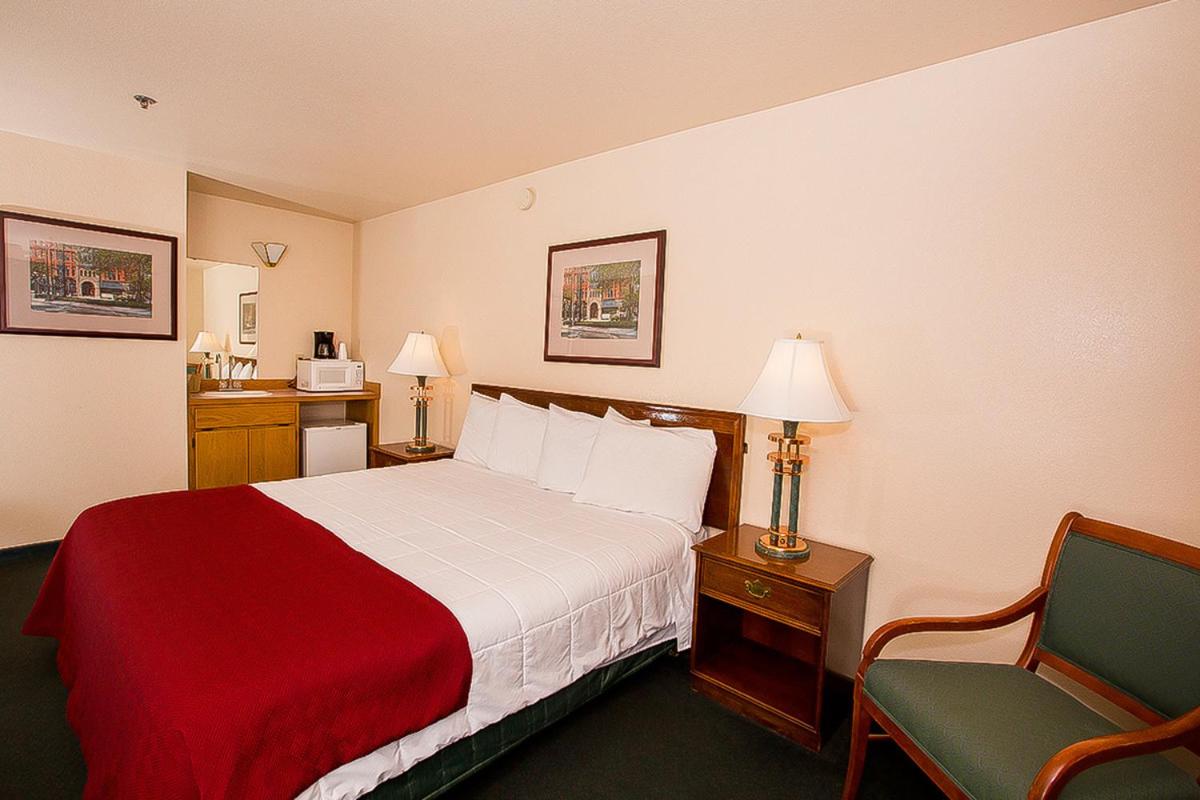  | Village Inn & Suites Marysville