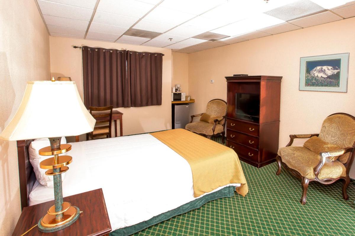  | Village Inn & Suites Marysville