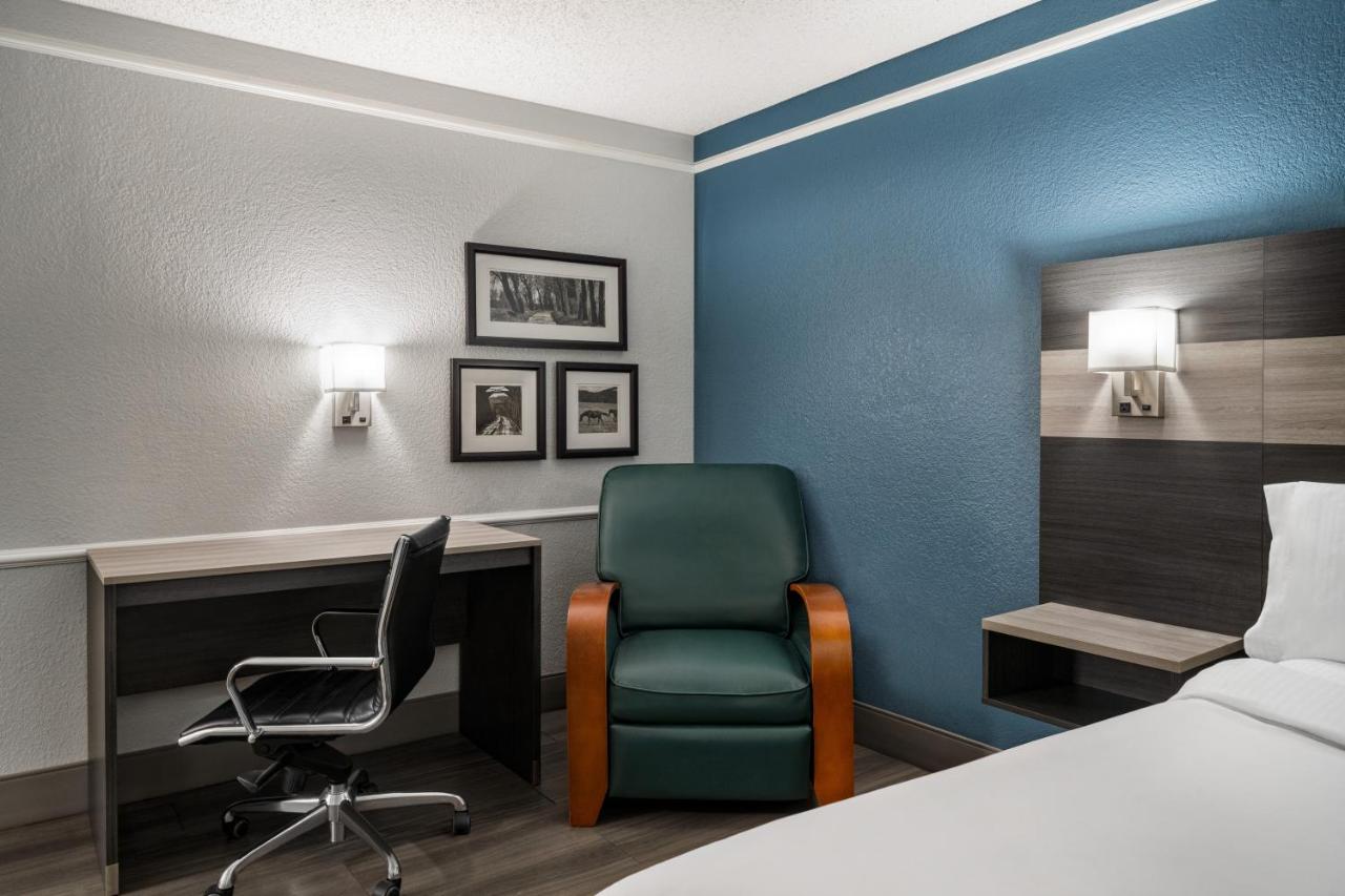 Room #46389820 at La Quinta Inn by Wyndham Victoria