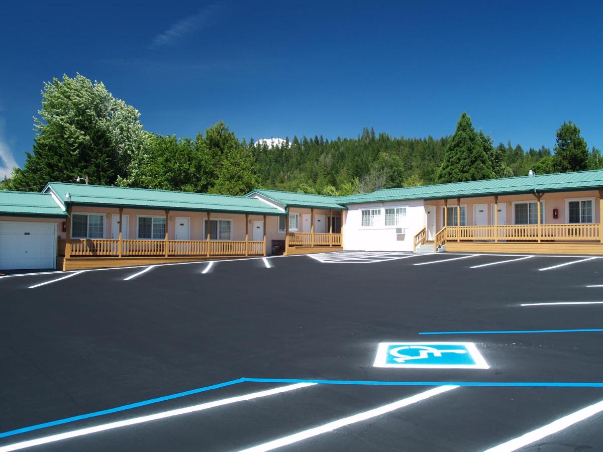| Evergreen Lodge