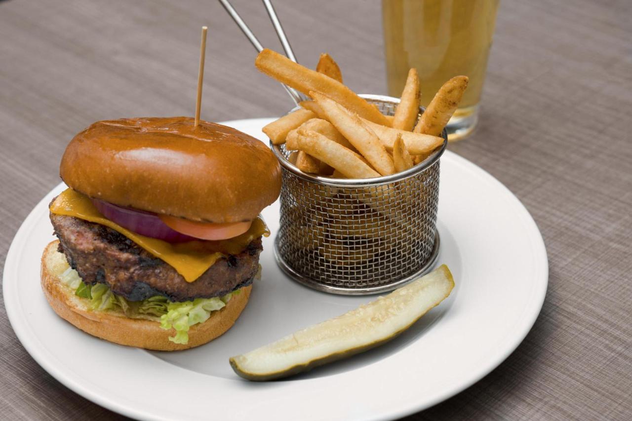 | SpringHill Suites by Marriott Las Vegas Convention Center