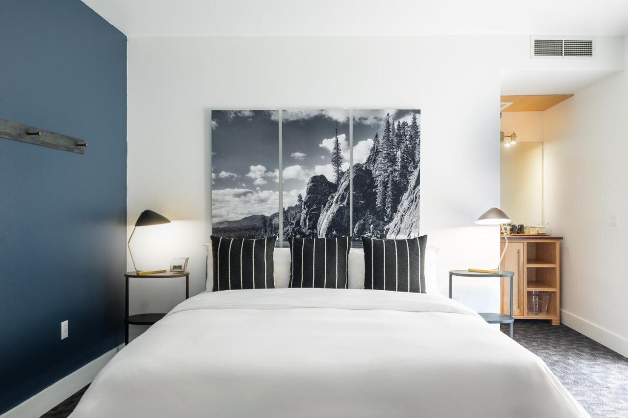 Deluxe Queen Room at Gravity Haus Truckee-Tahoe