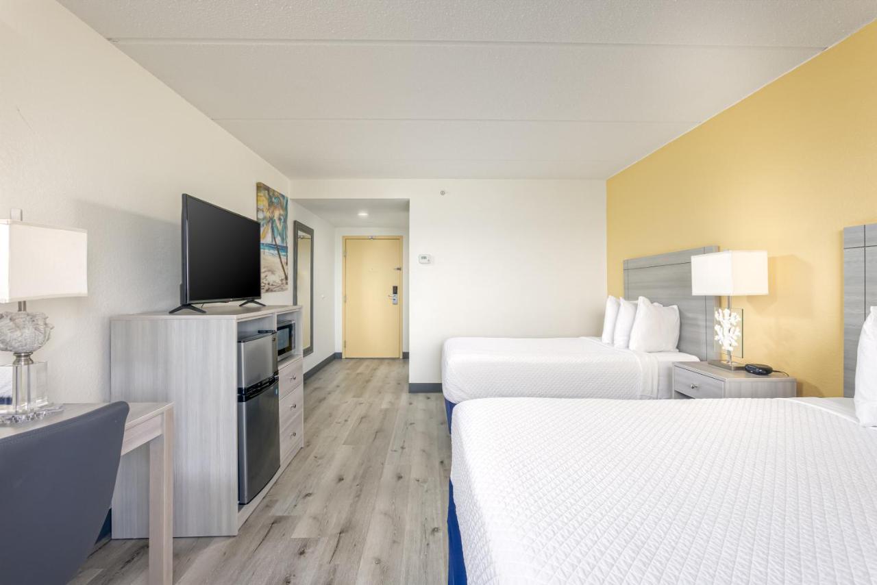 Deluxe Double Room with Two Double Beds at Hutchinson Island Hotel