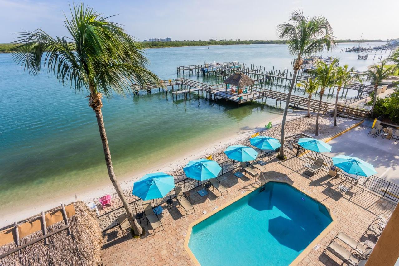 Deluxe Double Suite at Hutchinson Island Hotel