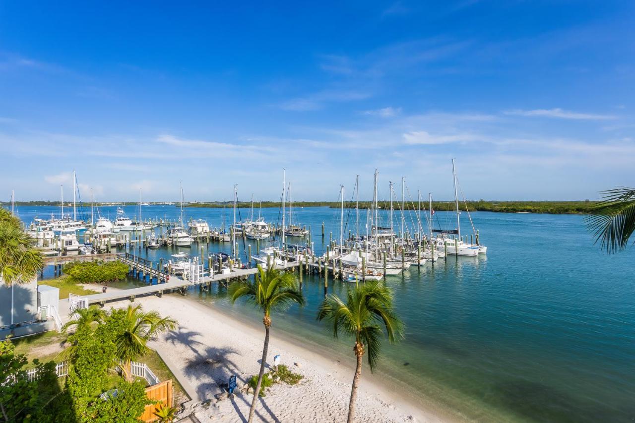 Deluxe King Suite at Hutchinson Island Hotel