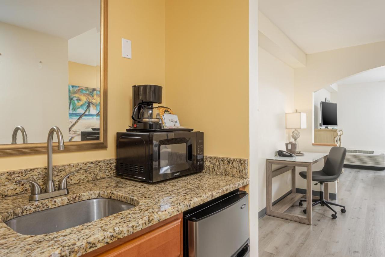 Deluxe Double Suite at Hutchinson Island Hotel