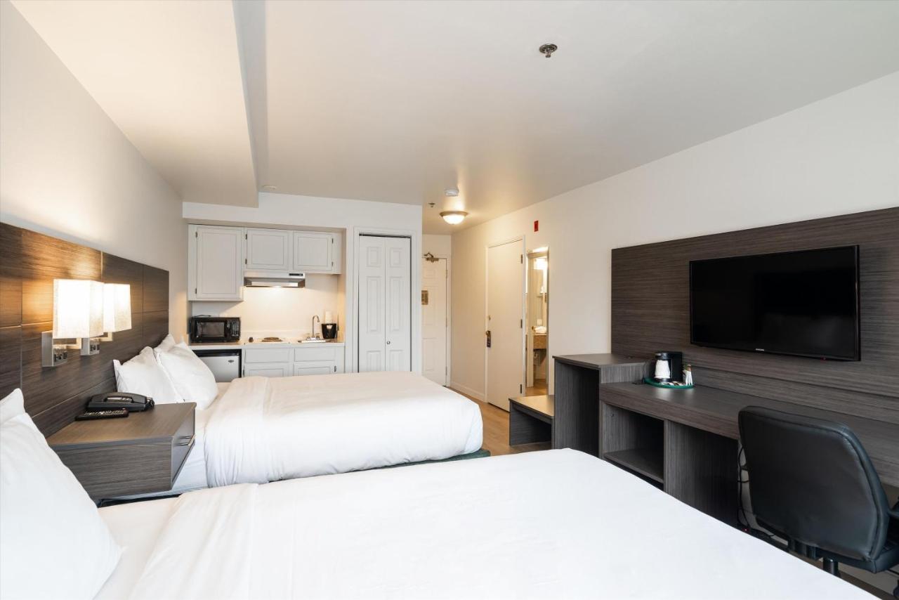 Studio with Two Queen Beds & Kitchenette - Non-Smoking at Baymont by Wyndham Bellingham