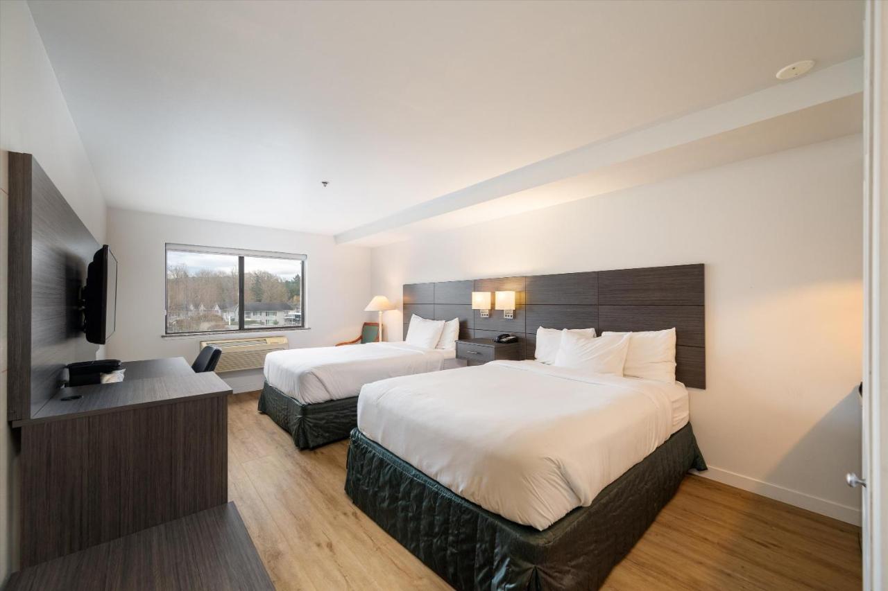 Queen Room with Two Queen Beds - Disability Access/Non-Smoking at Baymont by Wyndham Bellingham