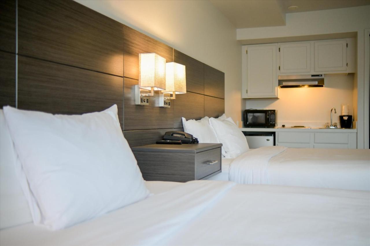 Studio with Two Queen Beds & Kitchenette - Non-Smoking at Baymont by Wyndham Bellingham