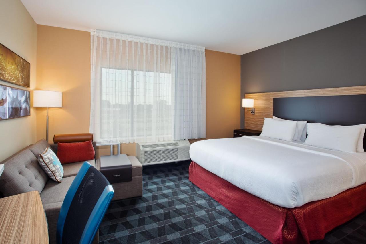 Studio, 1 King, Sofa bed at TownePlace Suites by Marriott Detroit Belleville