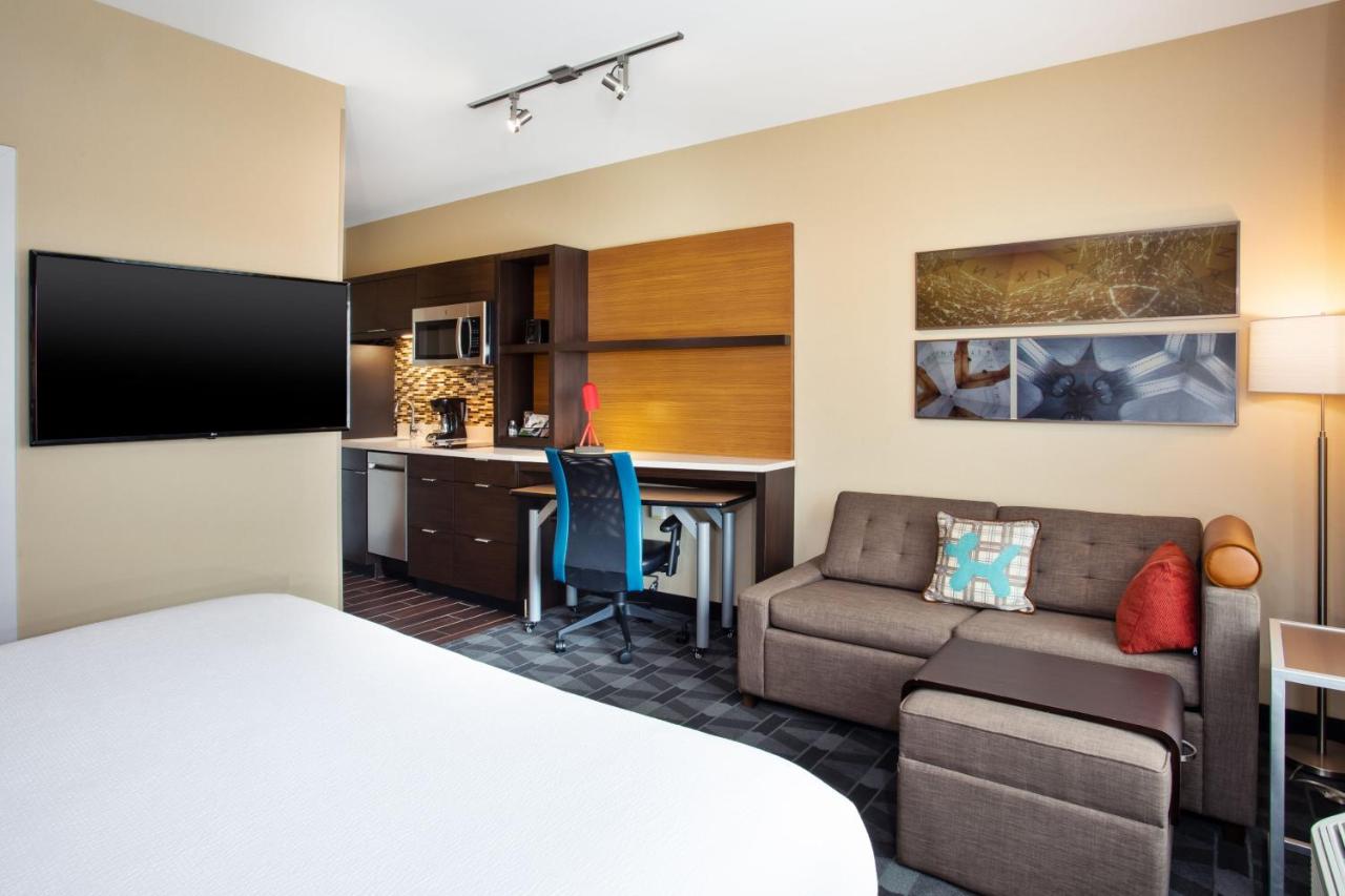 Studio, 1 King, Sofa bed at TownePlace Suites by Marriott Detroit Belleville