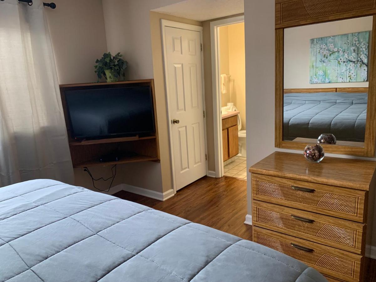 Laurel Inn 401 at Laurel Inn Condominium