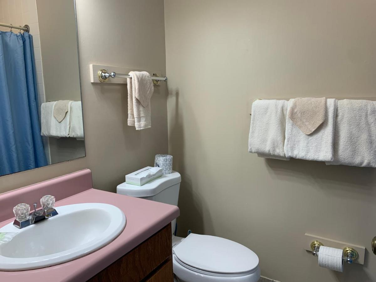 Laurel Inn 401 at Laurel Inn Condominium