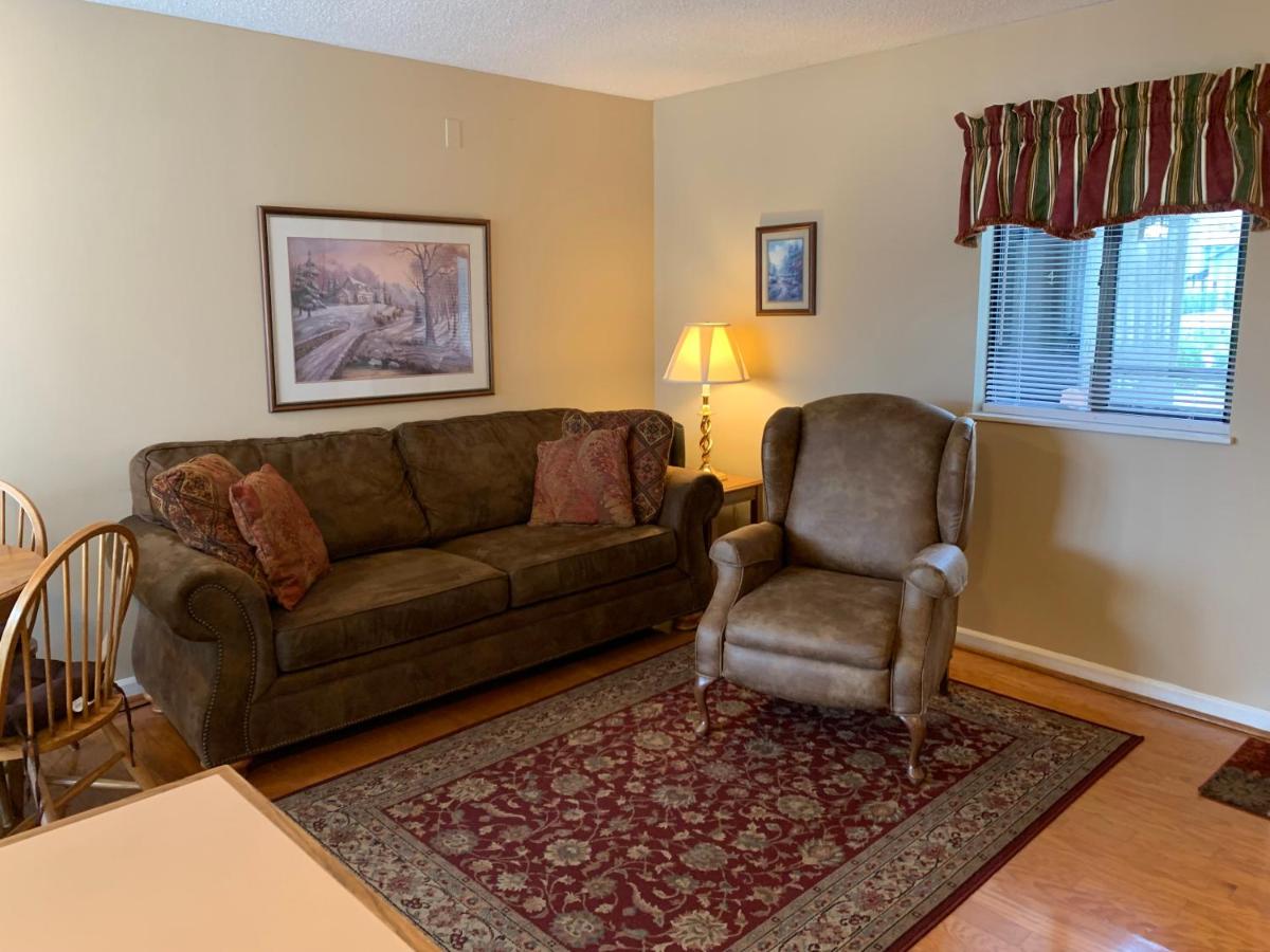 Laurel Inn 401 at Laurel Inn Condominium