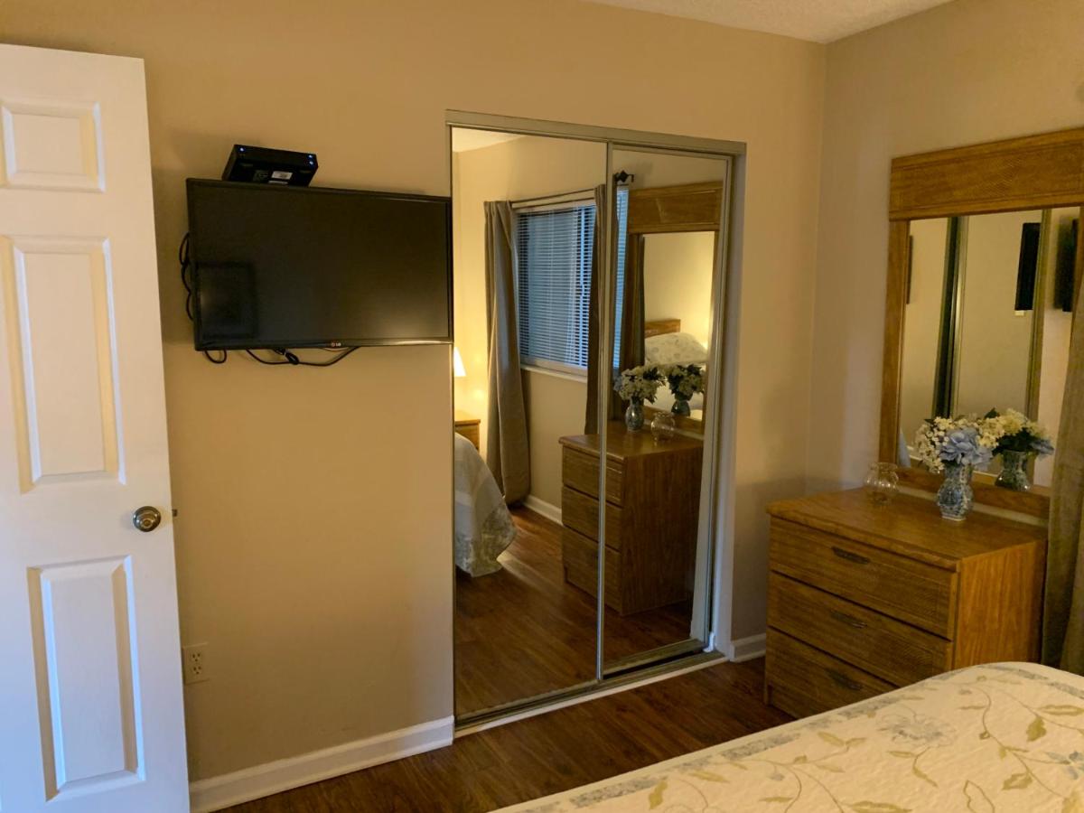 Laurel Inn 401 at Laurel Inn Condominium