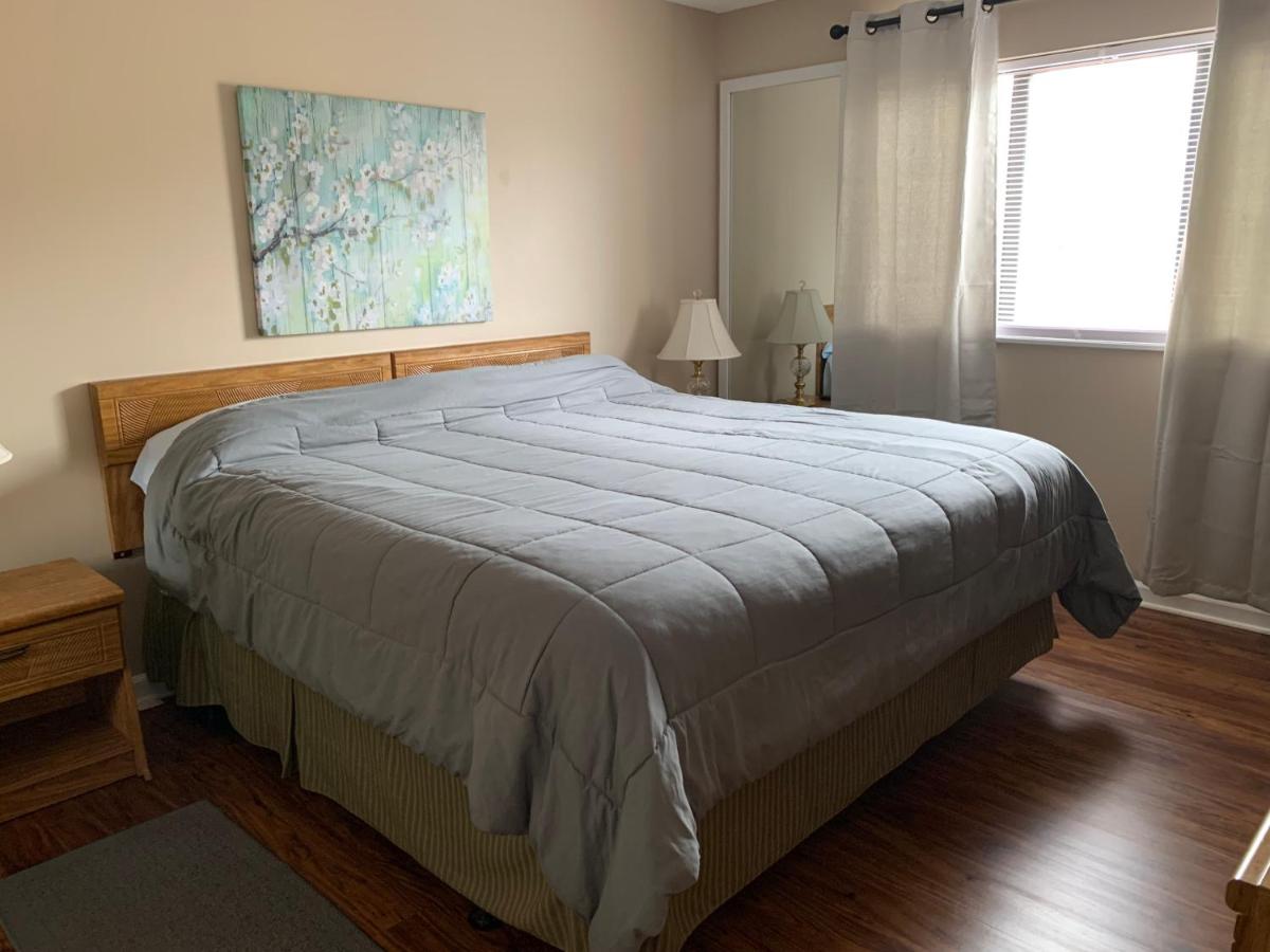Laurel Inn 401 at Laurel Inn Condominium