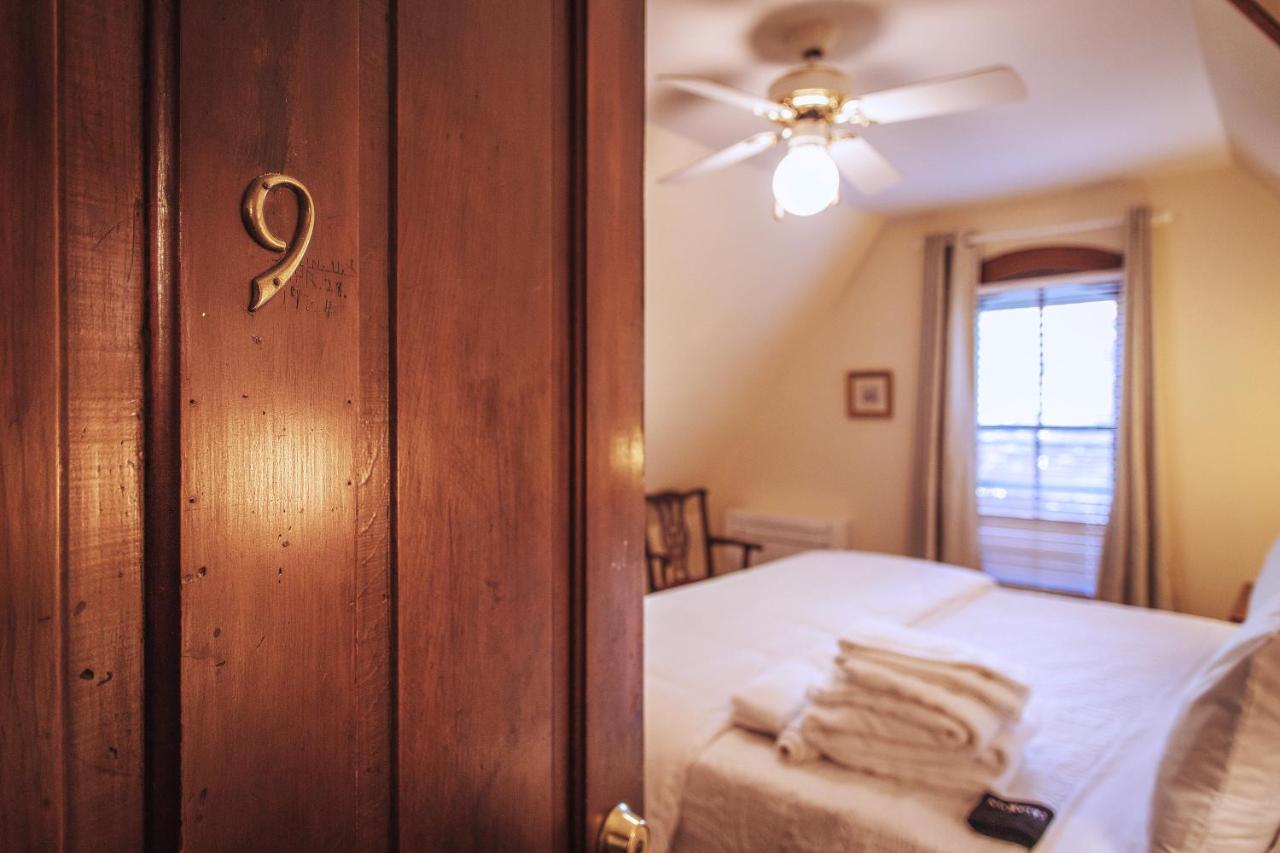 | Cedar Crest Inn