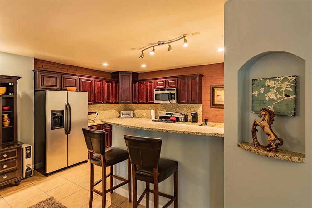 | Cedar Crest Inn