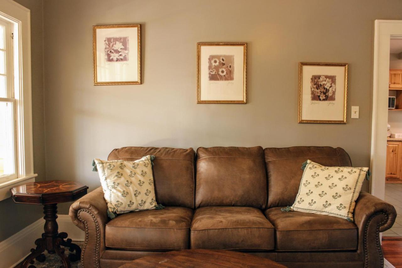 | Cedar Crest Inn