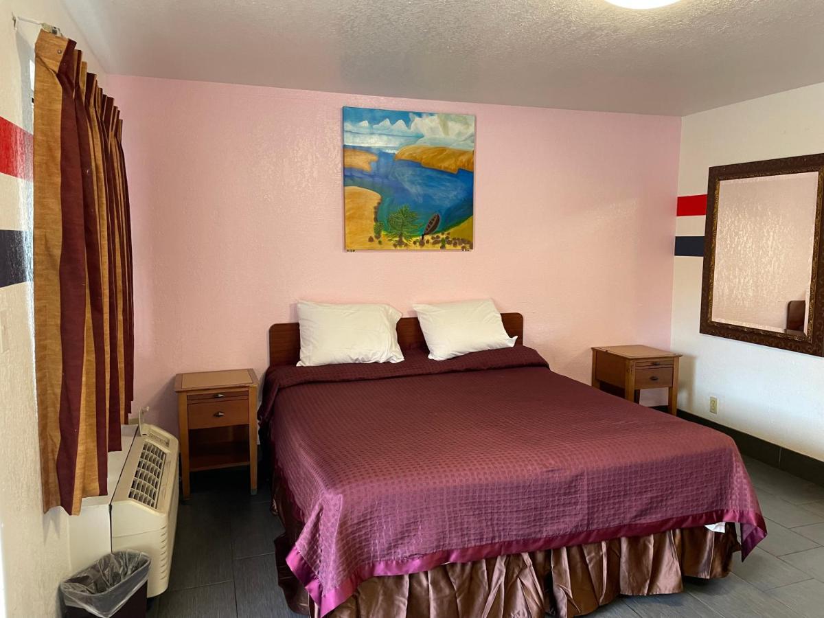 | Laurel Inn