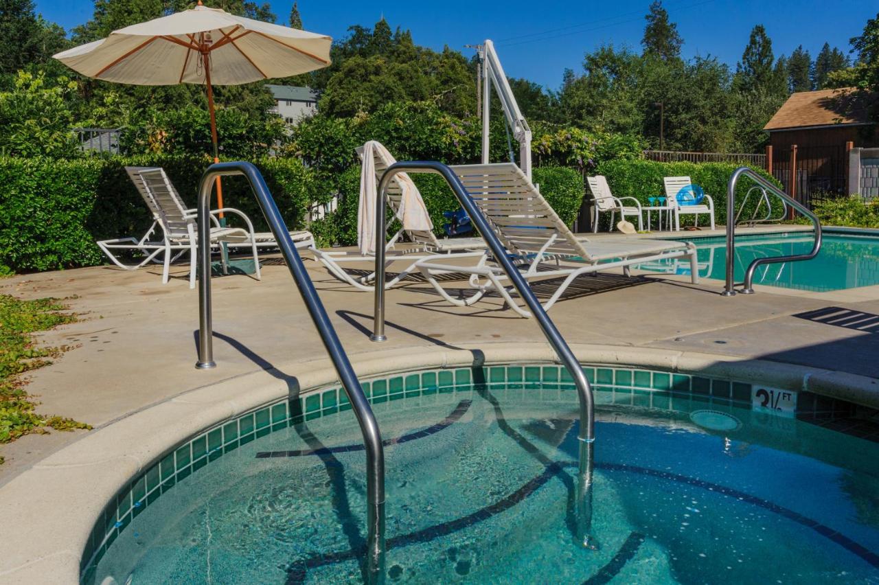 | Grass Valley Courtyard Suites