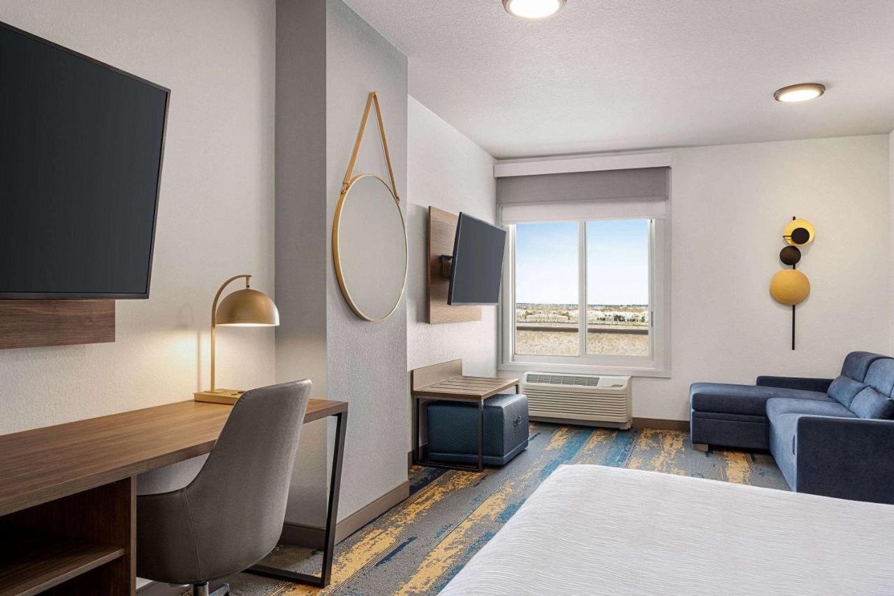 Deluxe King Room - Non-Smoking at La Quinta Inn & Suites by Wyndham Denver Parker