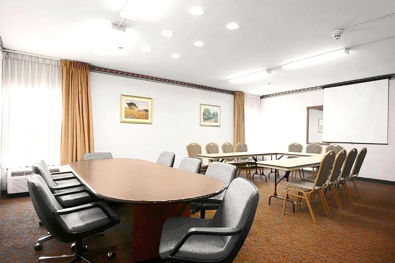 | Coratel Inn & Suites by Jasper New Braunfels