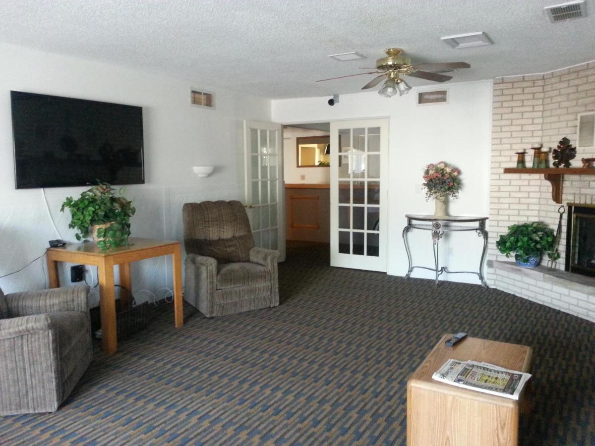 | The Crow Peak Lodge