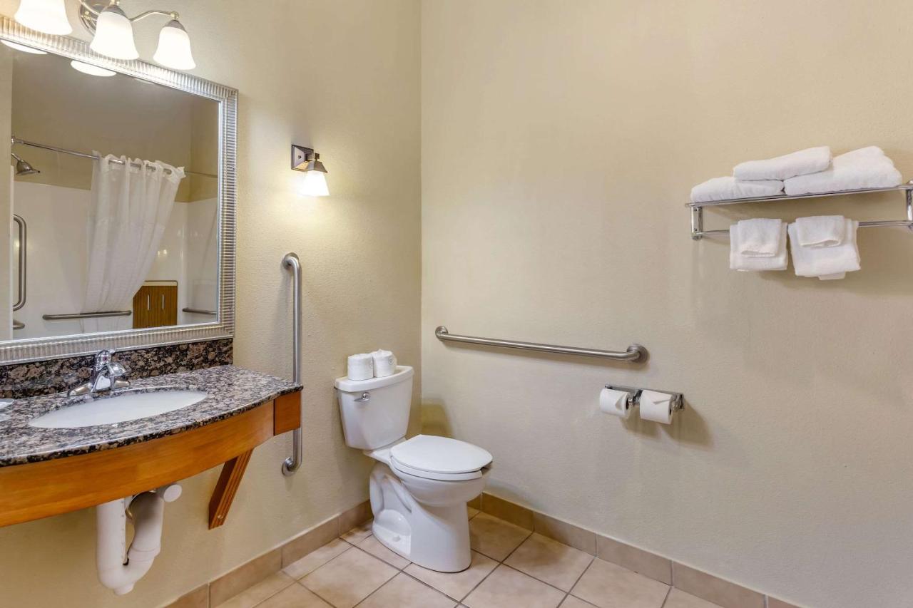 King Suite - Accessible/Non-Smoking at Comfort Suites South Point - Huntington