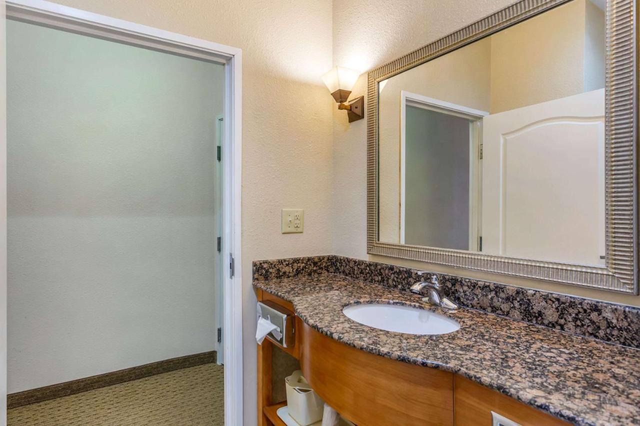 Queen Suite with Two Queen Beds - Accessible/Non-Smoking at Comfort Suites South Point - Huntington