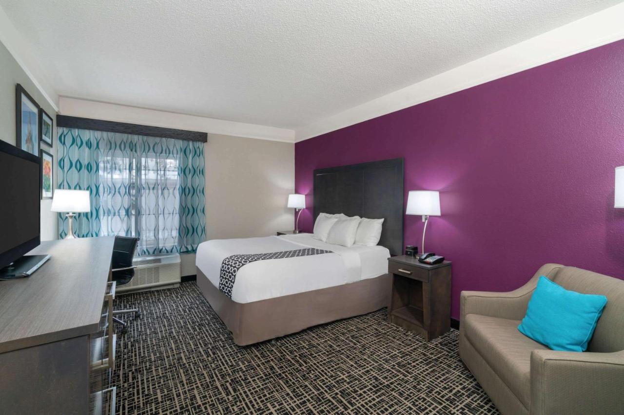 King Room - Disability Access at La Quinta Inn & Suites by Wyndham Latham Albany Airport