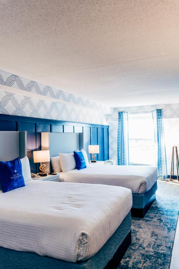 Superior Queen Room at Salem Waterfront Hotel & Suites