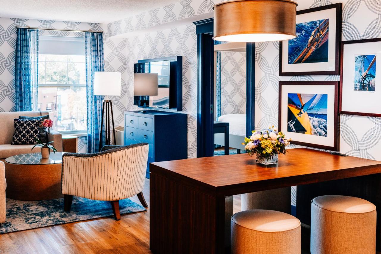 King Suite at Salem Waterfront Hotel & Suites