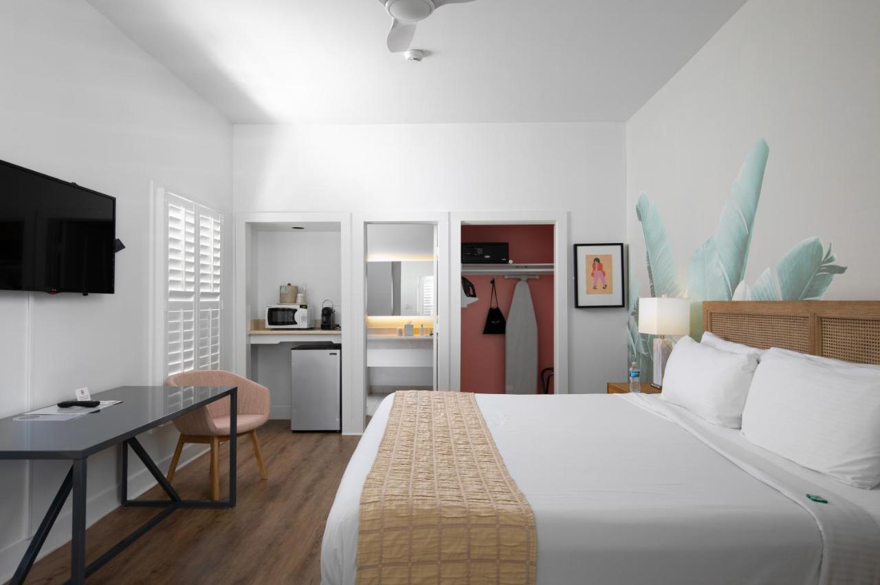 Junior King Suite at Paradise Inn Key West - Adults Only