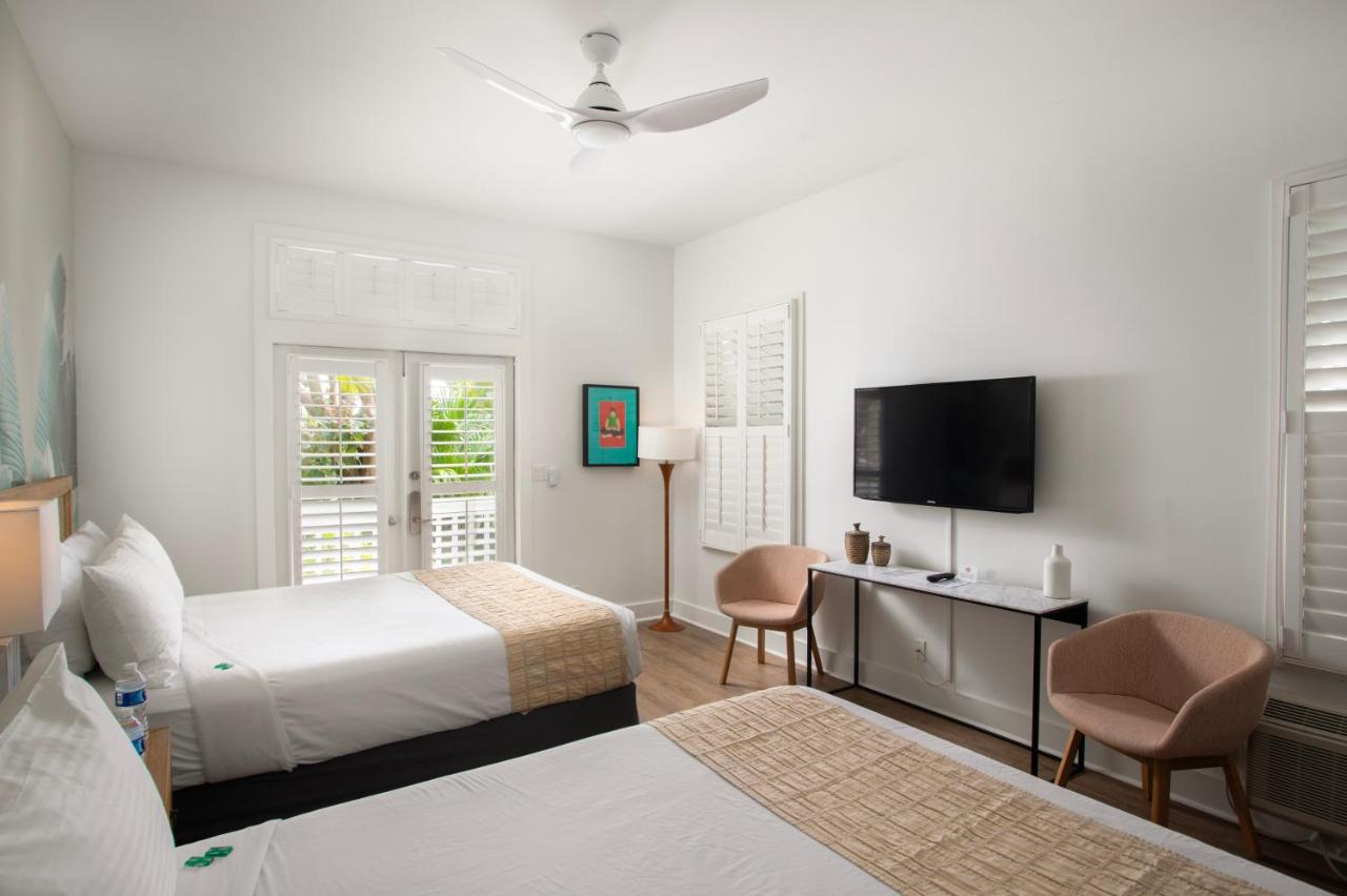 Junior Queen Suite at Paradise Inn Key West - Adults Only