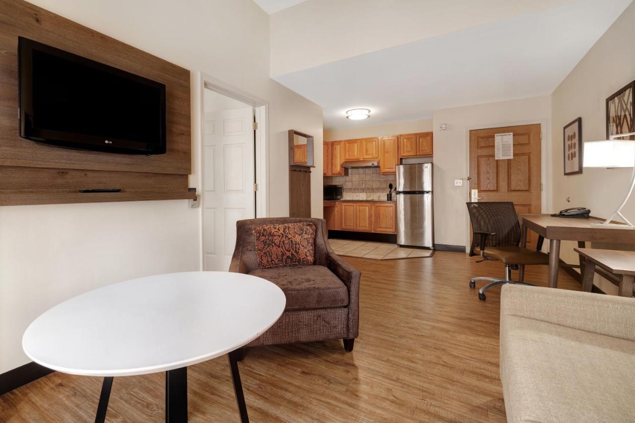 King Suite at Staybridge Suites Tallahassee by IHG