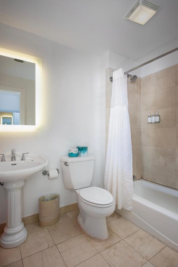 King Deluxe Suite at Paradise Inn Key West - Adults Only