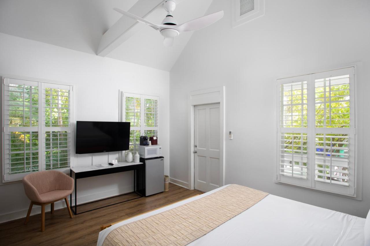 Premium Two-Bedroom Cottage at Paradise Inn Key West - Adults Only