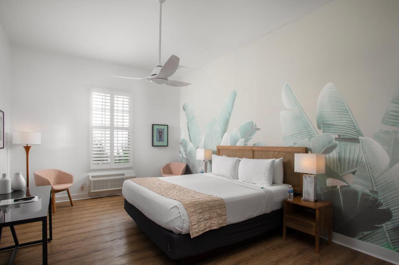 Junior King Suite - Accessible at Paradise Inn Key West - Adults Only