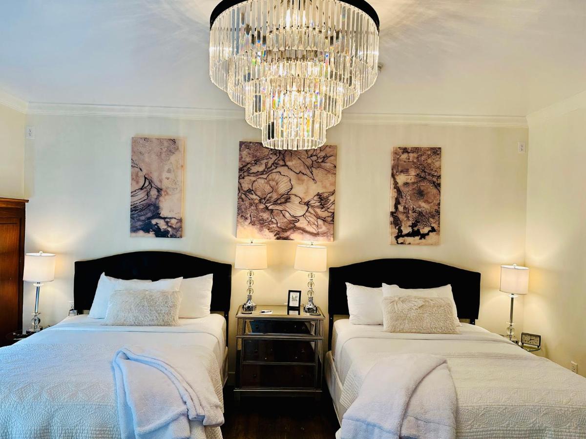 Deluxe Quadruple Room at Bespoke Inn Flagstaff