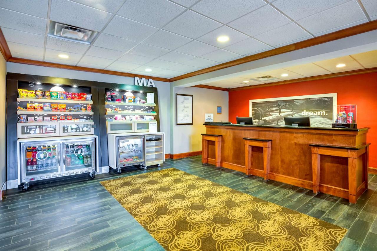 | Hampton Inn Boston-Norwood