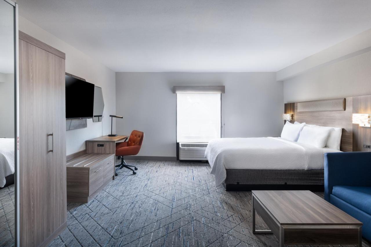 Executive King Room - Non-Smoking at Holiday Inn Express Atlanta West - Theme Park Area by IHG