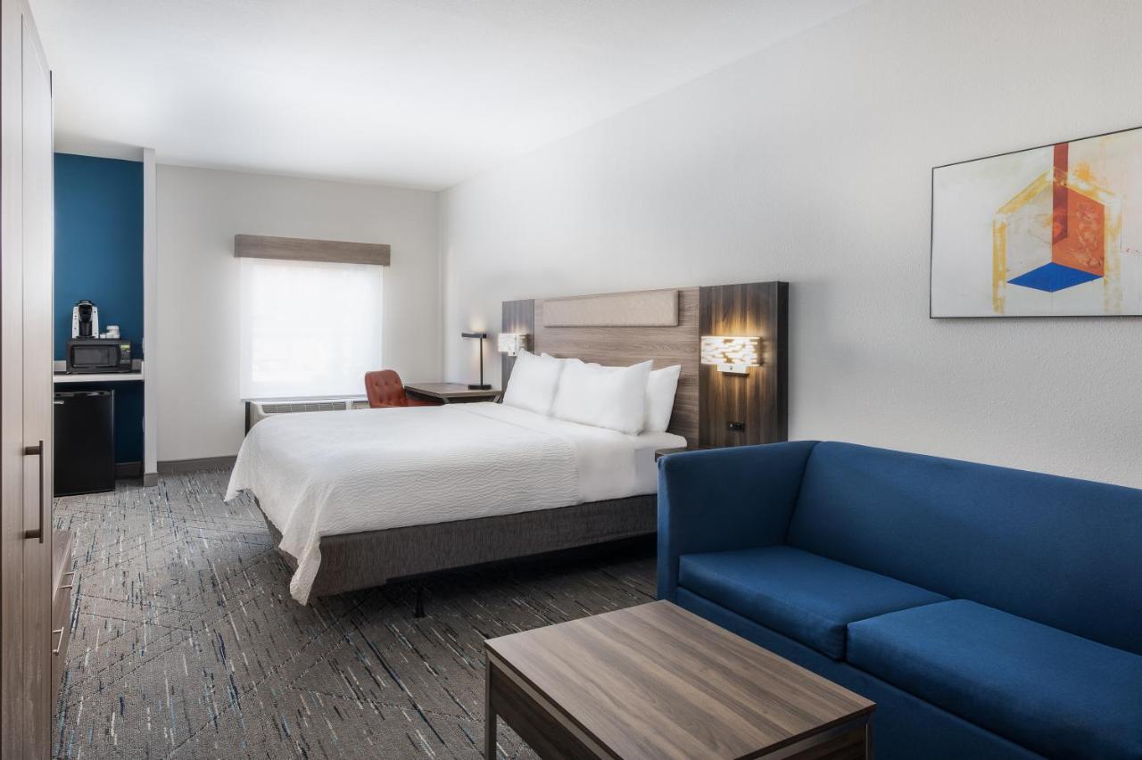Executive King Room - Non-Smoking at Holiday Inn Express Atlanta West - Theme Park Area by IHG
