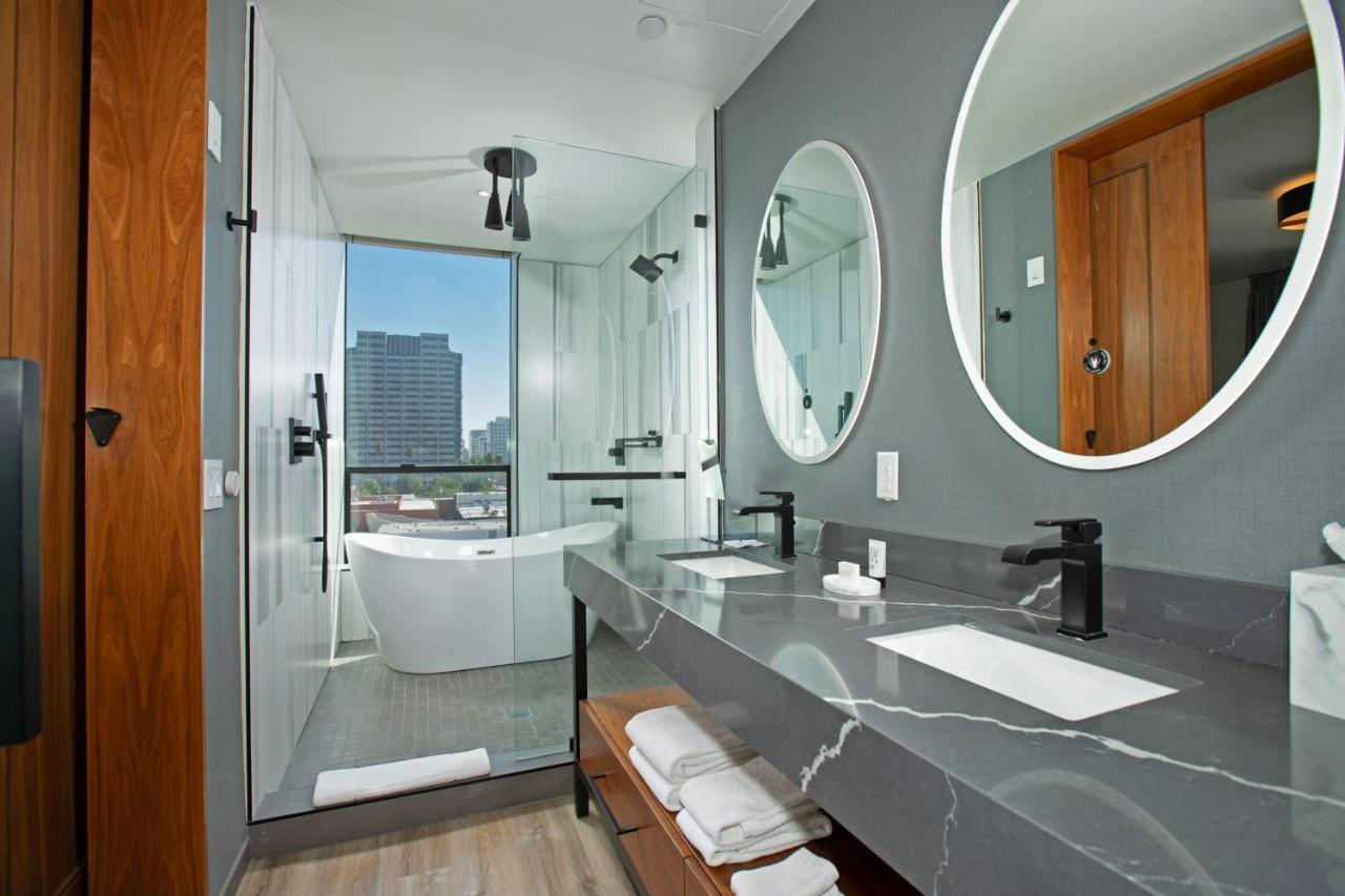 1 Bedroom Suite, 1 King at The Glenmark, Glendale, a Tribute Portfolio Hotel