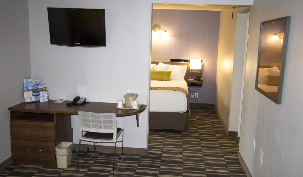 Queen Studio Suite - Non-Smoking at Microtel Inn by Wyndham Victor/Rochester