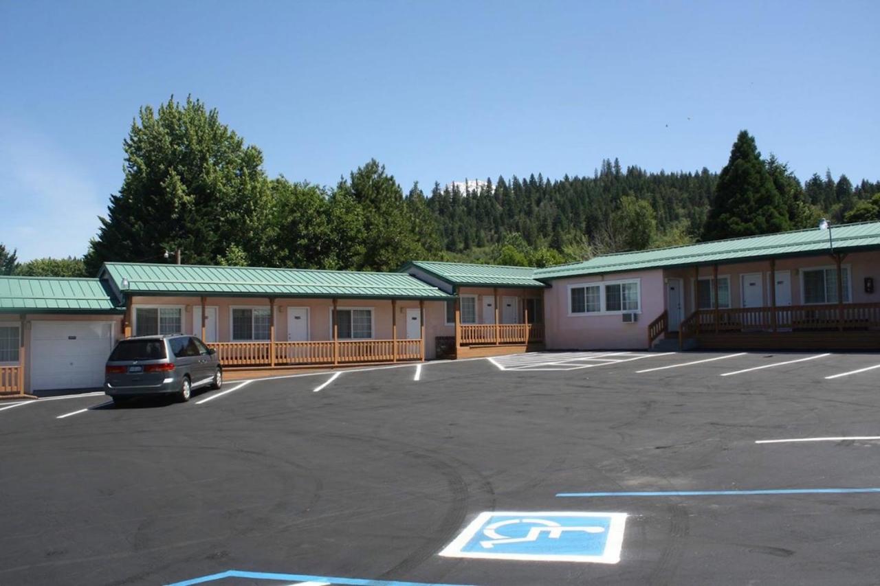 | Evergreen Lodge