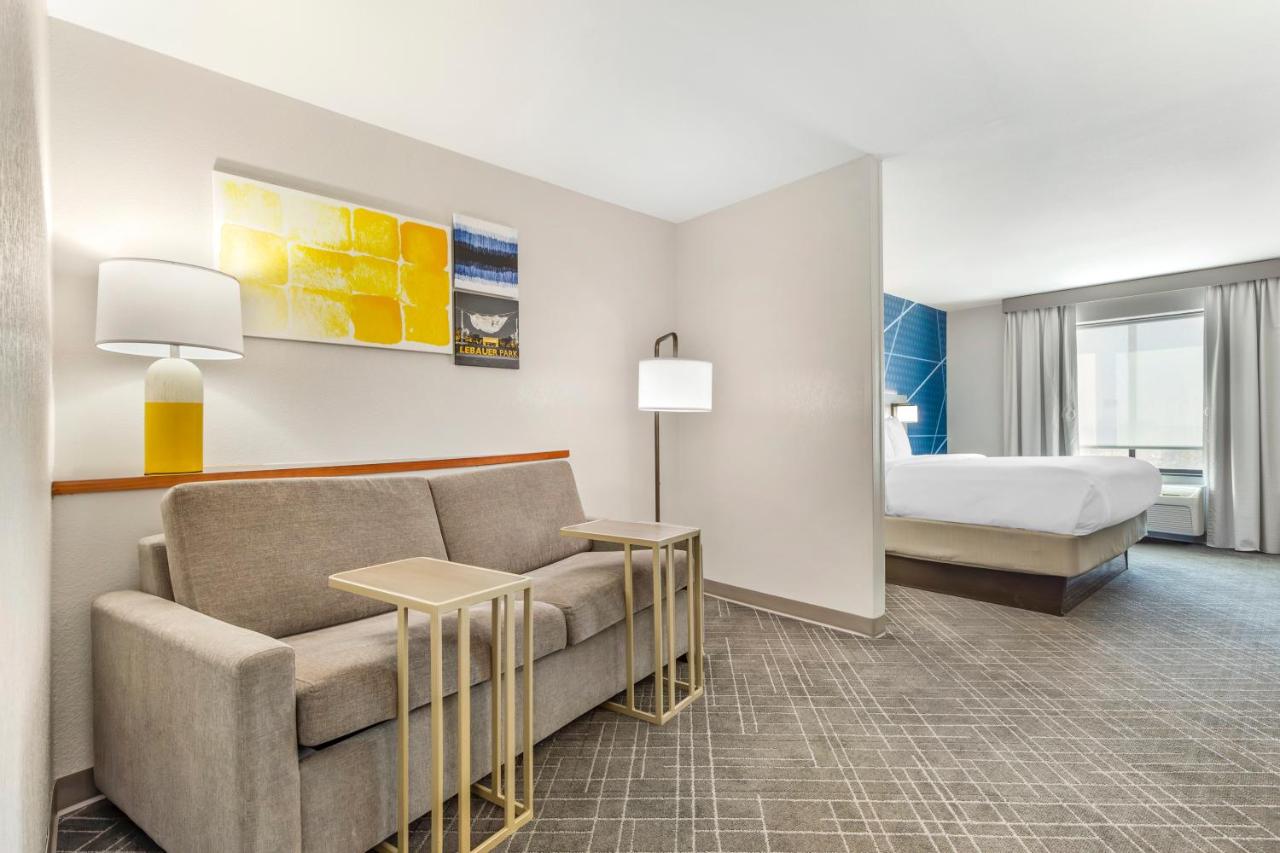King Suite with Accessible Tub - Accessible/Non-Smoking at Comfort Suites Whitsett - Greensboro East