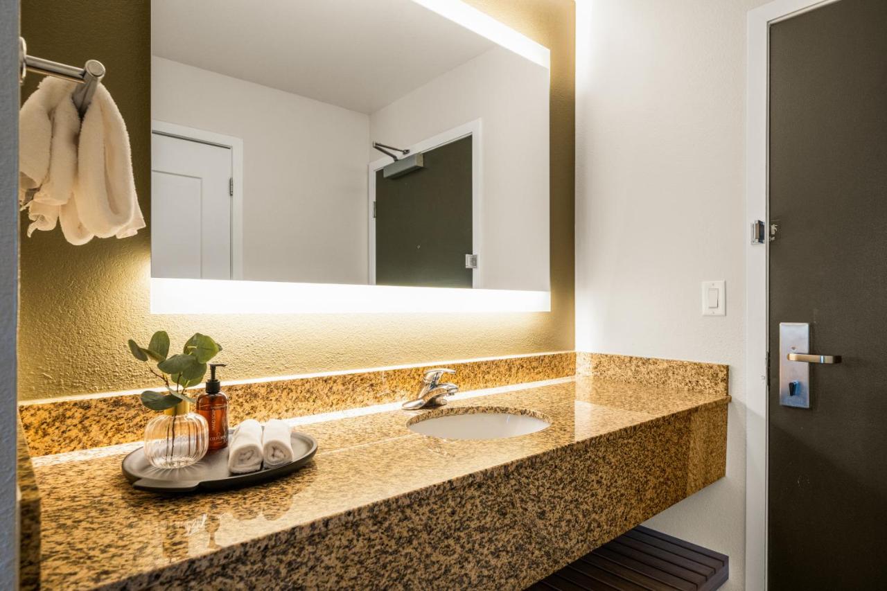 Executive King Suite at Oxford Suites Redding
